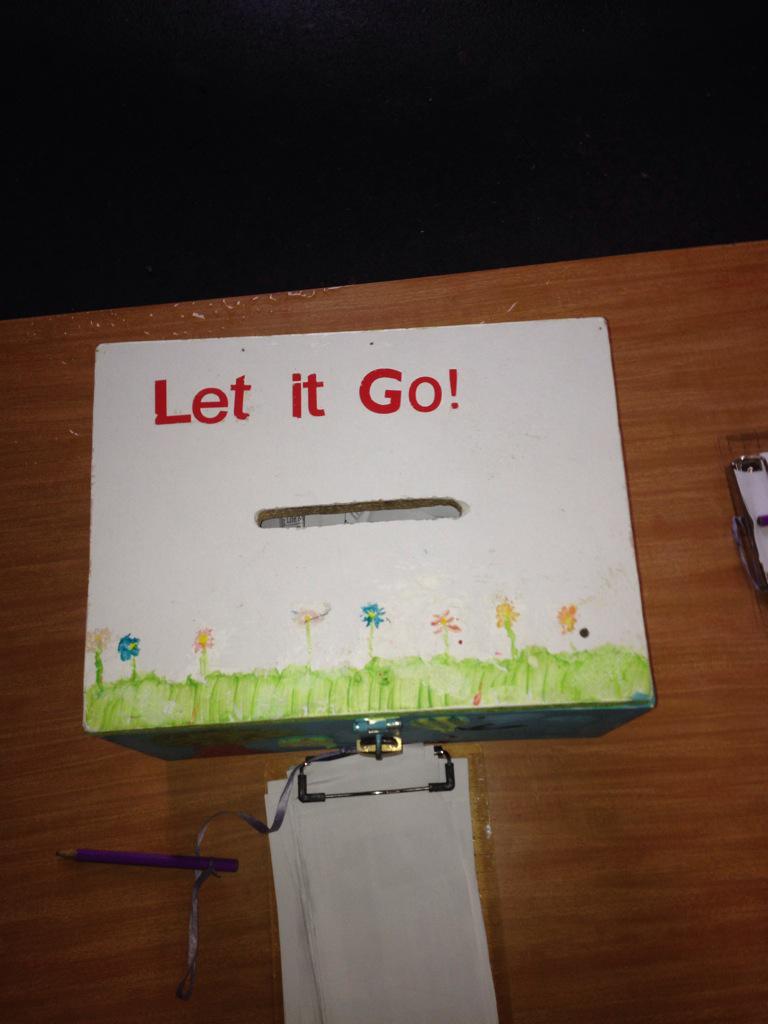 grantjohnson93's tweet photo. Found this on the playground. Great way for students to get things off their chest #ACUedu_452 http://t.co/jpnmGDXVxg