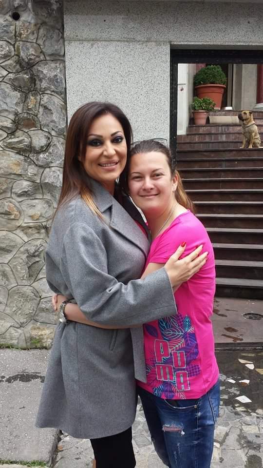 Rjovanka's tweet photo. @CRaznatovic Zagrljaj koji zivot znaci <3 Hvala Ceki na strpljenju i na slici :-* <3 http://t.co/viNiZ0jwDG