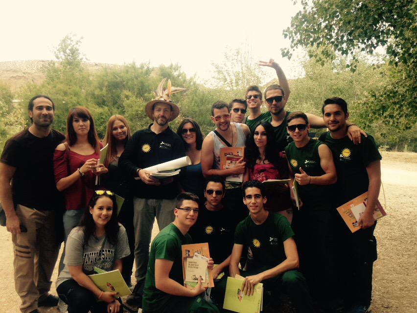 CENTROCAMPILLO's tweet photo. Voluntarios de la escuela taller #ríoGuadarrama! #renuevatuenergia Sin vosotros, imposible! #gracias http://t.co/E7F6CQPKD9