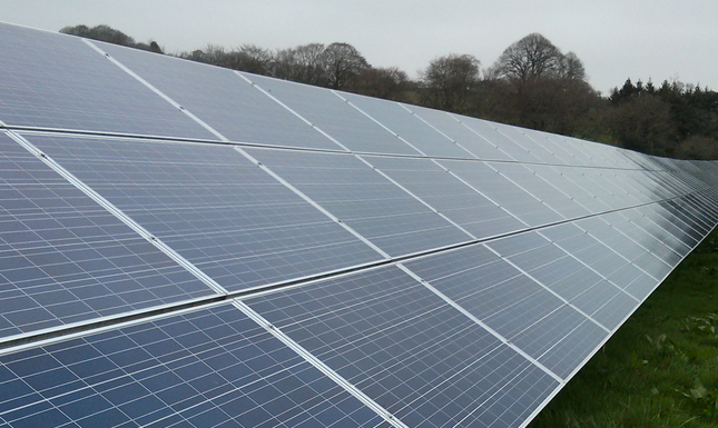 EcoRated's tweet photo. Low Carbon raises £106 million in UK #solar refinancing deal 
http://t.co/FXEMMCoYI7 http://t.co/yVQZPuSg8T