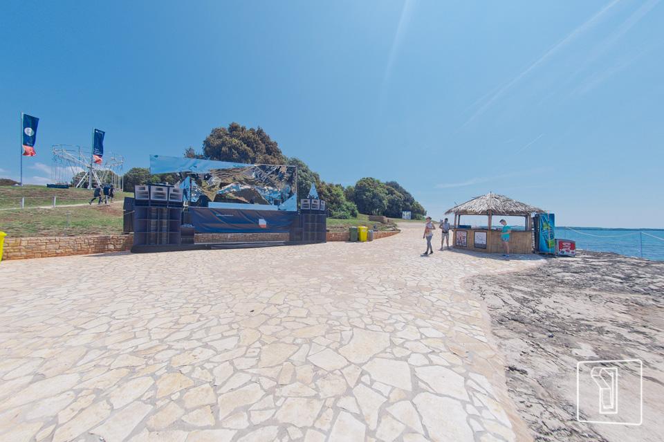 LighthouseCRO's tweet photo. _ WE ARE READY TO START
DAYSTAGE &amp; BEACHLOOR powered by Funktion-One (Official) evo7
provided by nomex
#LHF15 http://t.co/80kzbHDcJp
