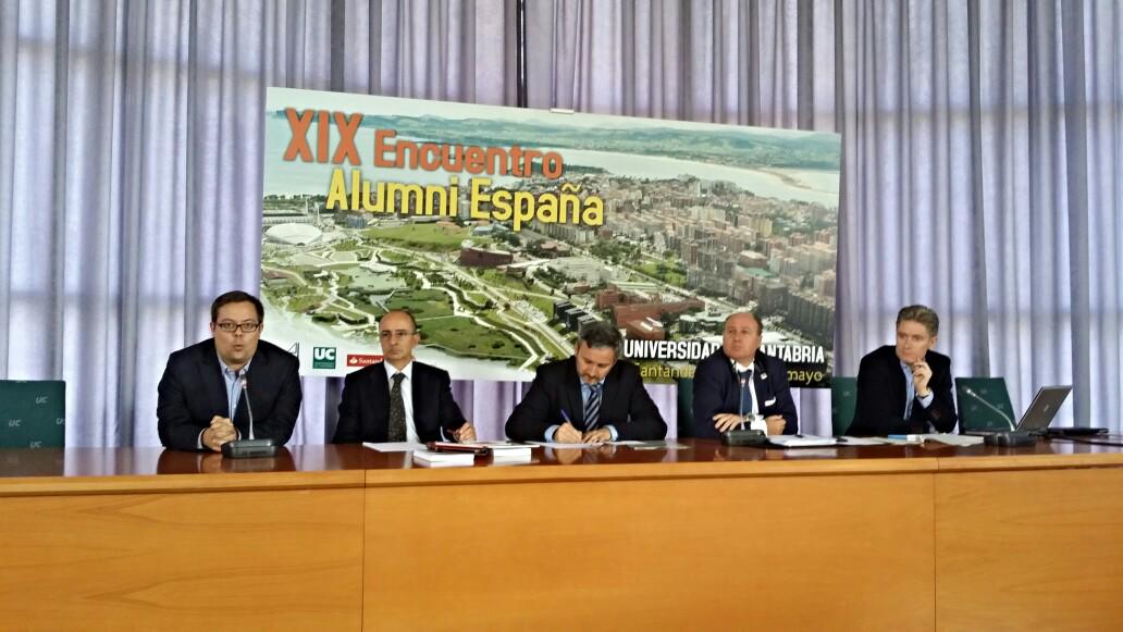 Comienza Asamblea de <a href="/AlumniEsp/">Alumni España</a> Firma de convenio con Coord. de Representantes de Estudiantes de la Univ. Públicas