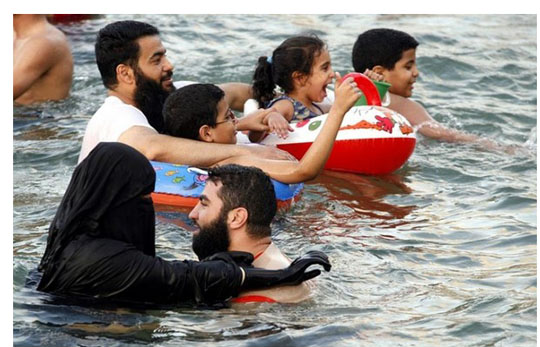 Pakistani12511's tweet image. #HalalFun !! #Islam #Muslims #Love #Peace #Nikah #Marriage #Spouse #Swimming #Health #Fitness #Joy #Fun #Pleasure