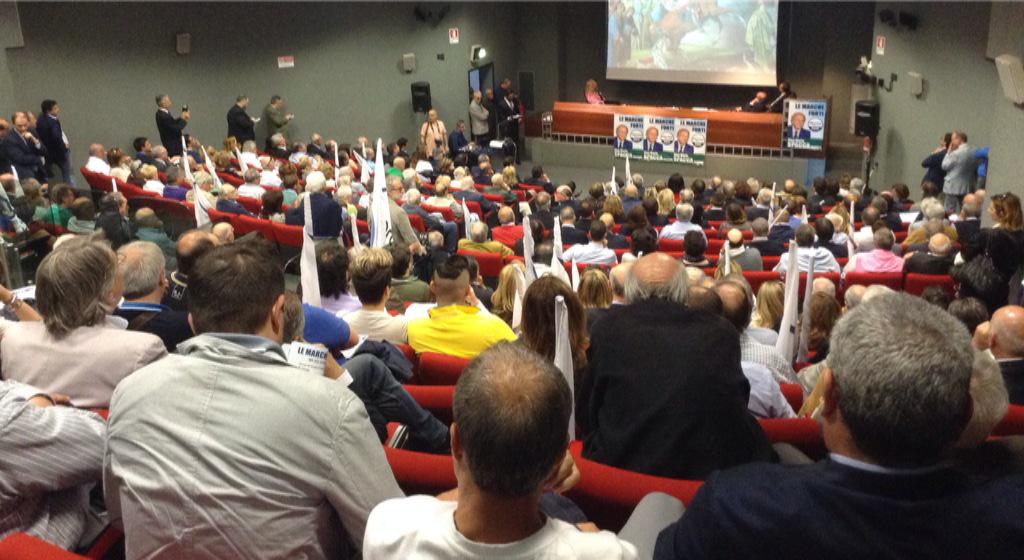 Marche2020's tweet photo. #leMarcheForti con @GianMarioSpacca http://t.co/fuW4D9Zqyq