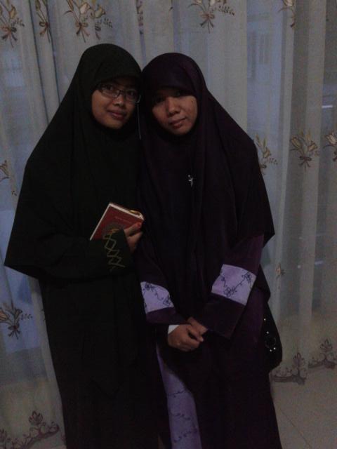sheendrista's tweet photo. Ngiri sama yg beginian..Ngiri pada keshalihahanya dan keistiqomahnya beliau.:) http://t.co/LjBkXLhMoZ