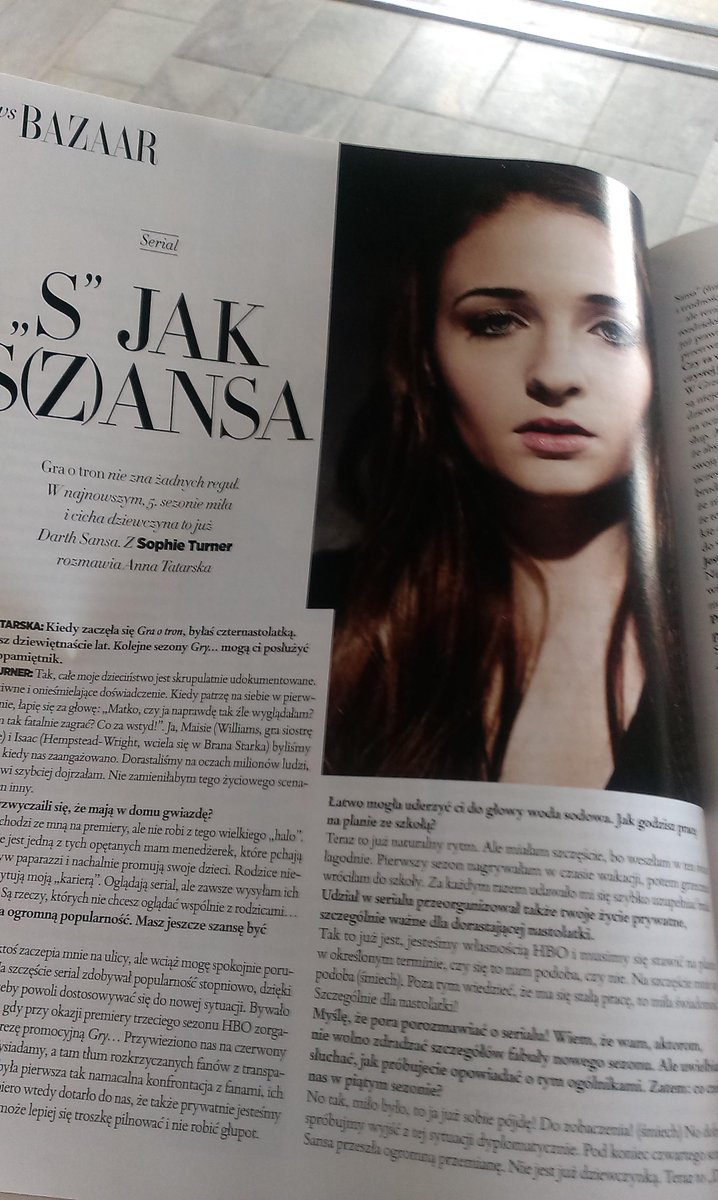 Dobrosia's tweet photo. @Tomm_Mr kupiłam gazetę do pociągu a tutaj Sansa! http://t.co/3I259a4wYi