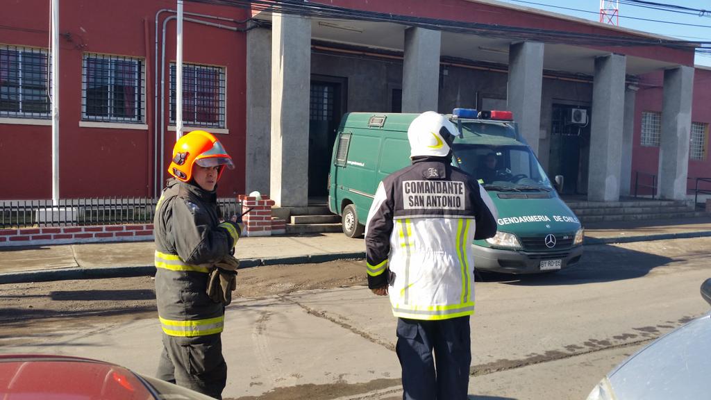 AlejandroAllenA's tweet photo. SAN ANTONIO: Procedimiento de bomberos carcel, simulacro incendio trabaja @centralcbsa @Carabdechile @PDI_CHILE http://t.co/1q42HpqrSW
