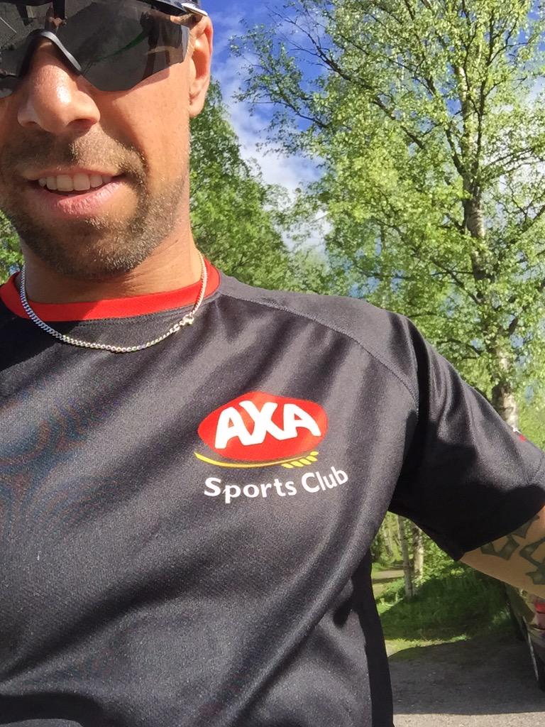 AddeSteek's tweet photo. Skate och prylar; http://t.co/I2yc68j0cp #axa #elpex #kvplus #oakley #craft #salomon #inov8 #ormsalva http://t.co/9TohZeRXsj