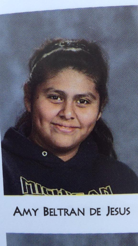 amylemonpledge's tweet photo. #FlashbackFriday to when I was a little lemon 🍋🍋🍋 http://t.co/eHW5lvgczc