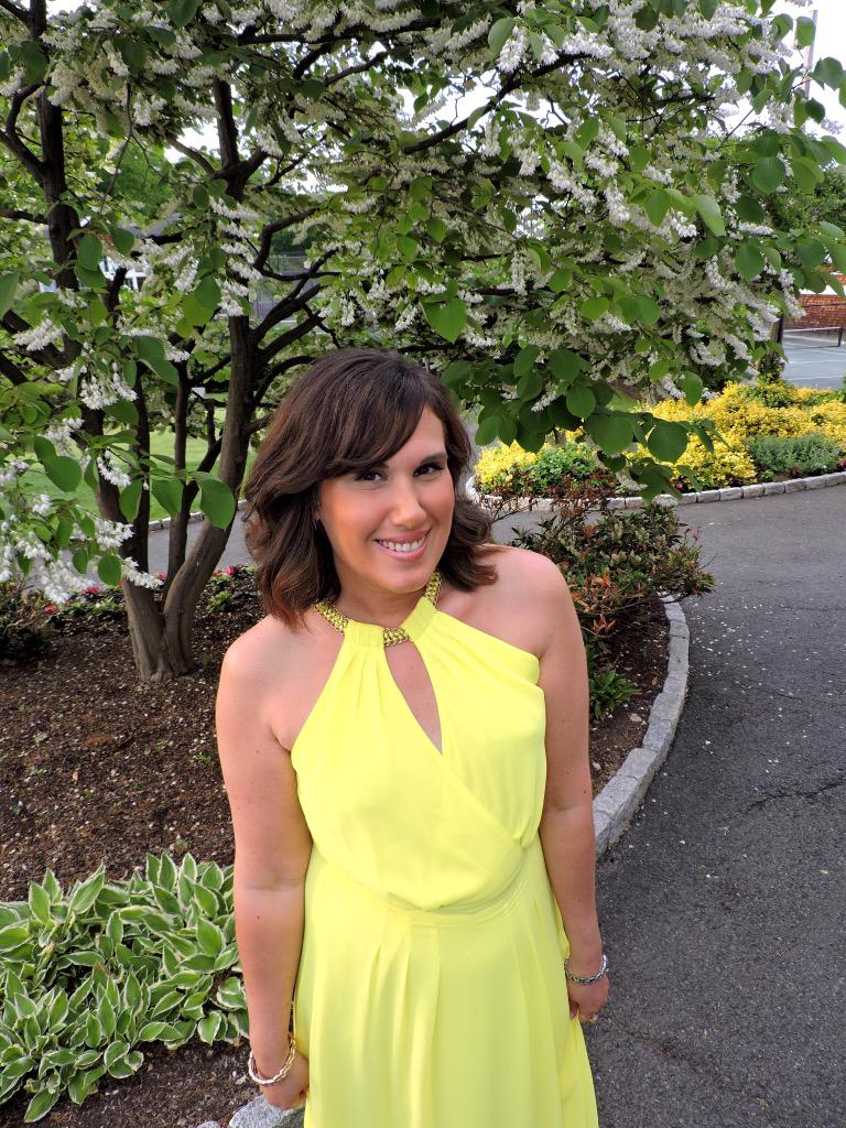 DanaPrigge's tweet photo. #DFStreetStyle: Wedding Guest Style with @lulusdotcom http://t.co/zsWi8QypOU. Go for color! http://t.co/H5TgBPDWVV