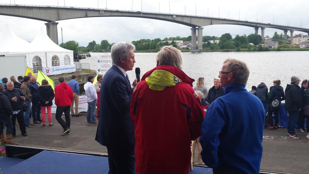 NicolasGeray's tweet photo. @joelbruneau sur village @Norlandascup pour les finales: une école de voile @CaenOfficiel #Mondeville en préparation http://t.co/616NyzkP3K