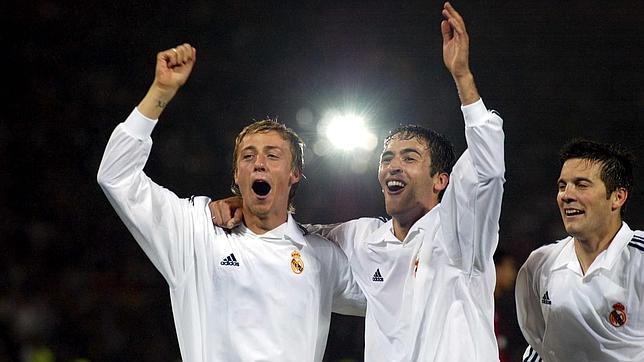 RMadridInfo's tweet photo. #RealMadridThrowback: @GUTY14HAZ and Raul Gonzalez http://t.co/aMH6ljPypG