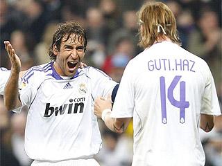RMadridInfo's tweet photo. #RealMadridThrowback: @GUTY14HAZ and Raul Gonzalez http://t.co/aMH6ljPypG