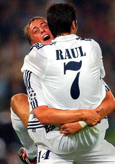 RMadridInfo's tweet photo. #RealMadridThrowback: @GUTY14HAZ and Raul Gonzalez http://t.co/aMH6ljPypG