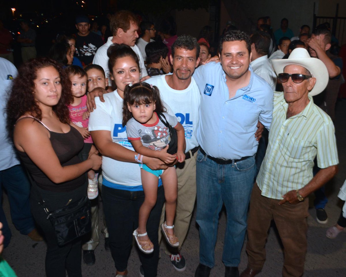 ¡Muchas gracias por acompañarme en el mitin de anoche en la colonia Infonavit! #SigamosAvanzando todos juntos.