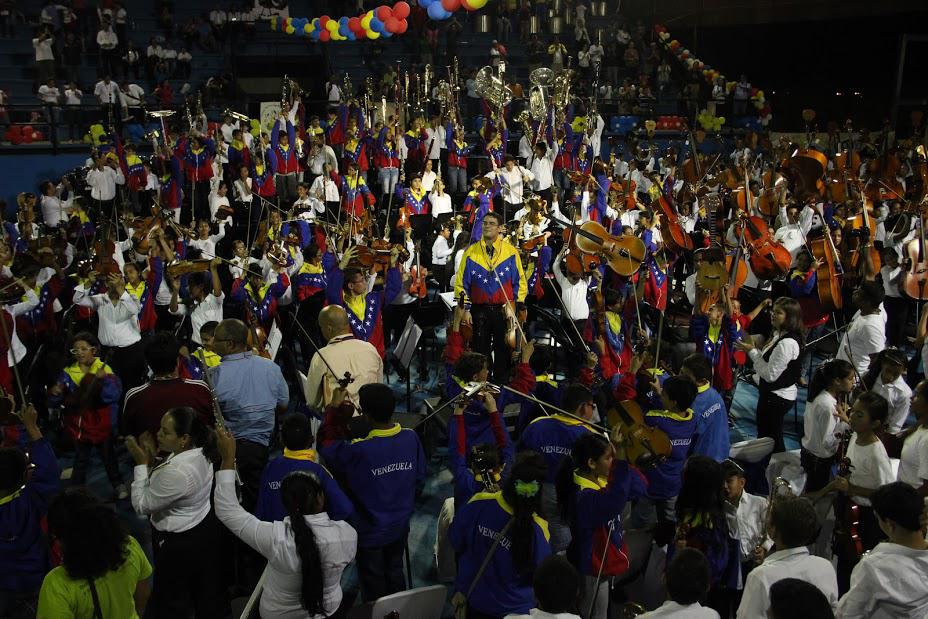 Maturín se convirtió en una fiesta musical con la Nacional Infantil - bit.ly/1FRV5qS #ElSistemaCumple40 #SNIV