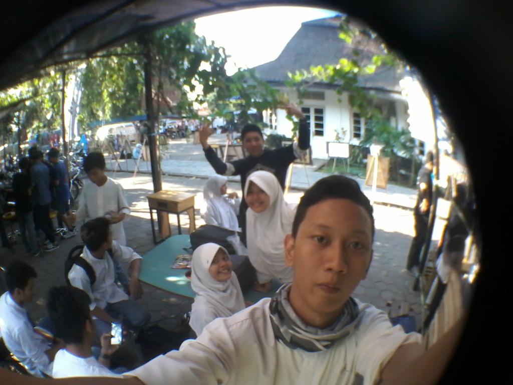 character of us @STMIK_CIC <a href="/dkvsquad/">Fikri Kaseup 😎🤓</a> \m/ 😁