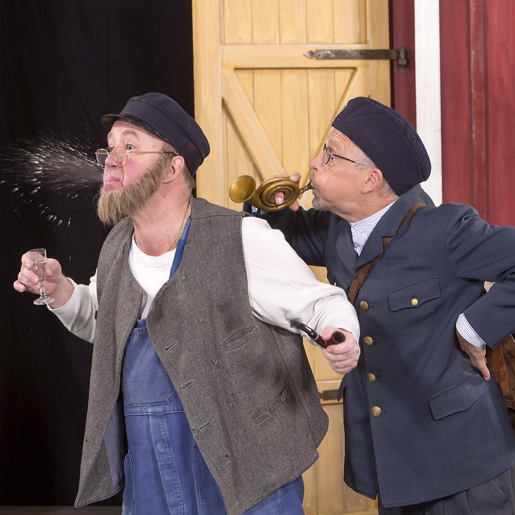 2EntertainAB's tweet photo. Repen inför Vallarna är igång! Spelas hela sommaren i Fbg och turne hela hösten! @MrShowtic #showtic #bröllopikikarn http://t.co/cske5ZqzwC