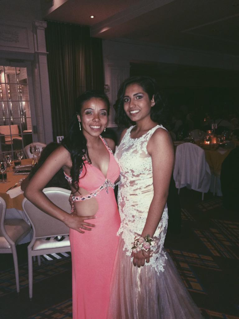 JessxSilva's tweet photo. love love love my AHA moments π #KHSPROM2015 http://t.co/LfKRetL4Ab