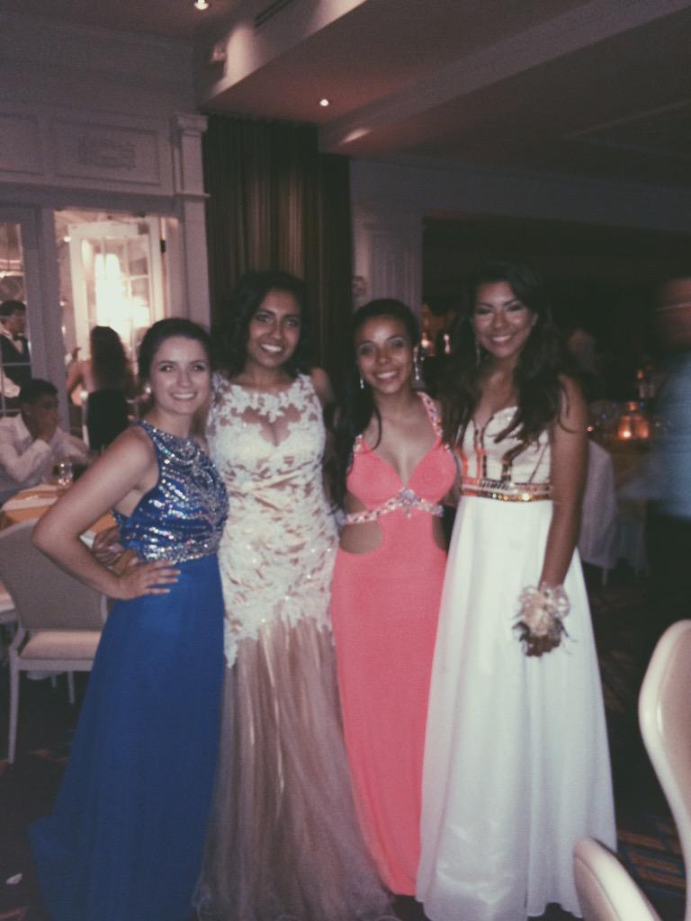 JessxSilva's tweet photo. love love love my AHA moments π #KHSPROM2015 http://t.co/LfKRetL4Ab