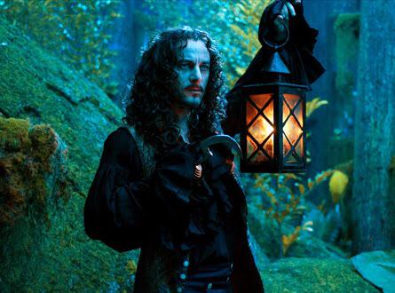 るね ハリー ポッターと秘密の部屋 からドラコの父 ルシウス マルフォイを演じているジェイソン アイザックスが03年公開の実写 版 ピーター パン で ウェンディの父 フック船長 の一人二役という暴挙に出た挙句 大成功している Http T