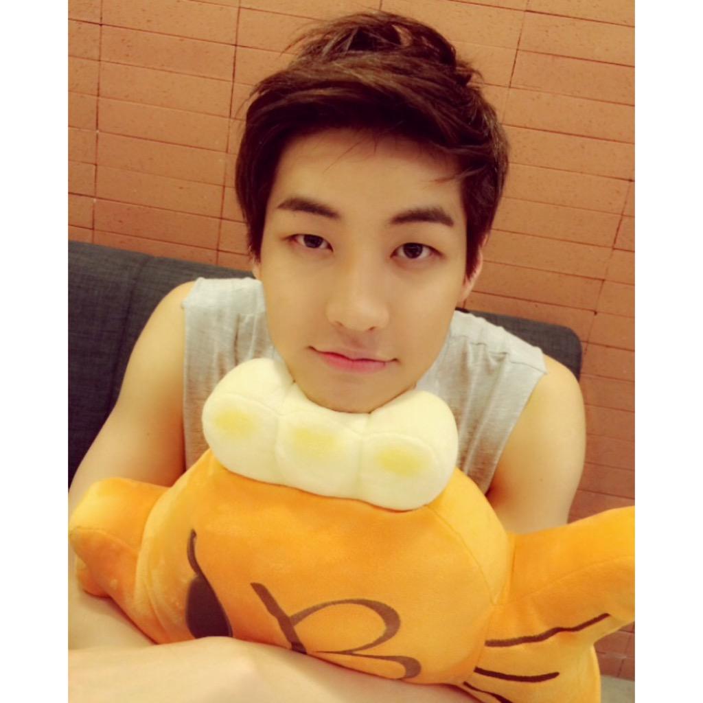 CGLC9W8UoAAzGV1.jpg:large