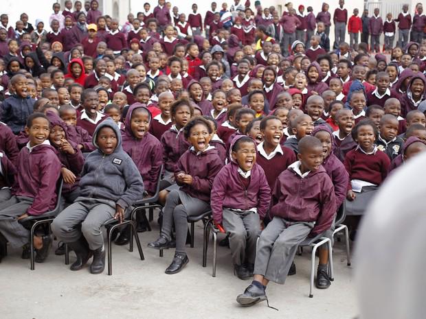 Pesquisa aponta que crianças africanas são as mais felizes na escola glo.bo/1cmSE3u #G1
