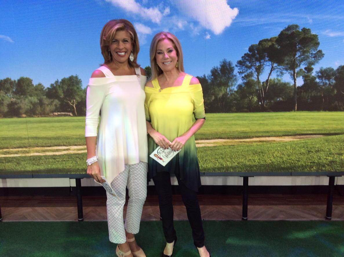 KathieLGifford's tweet photo. .#CasualFriday outfits by @Clara_Sunwoo http://t.co/abzRglmMvD
