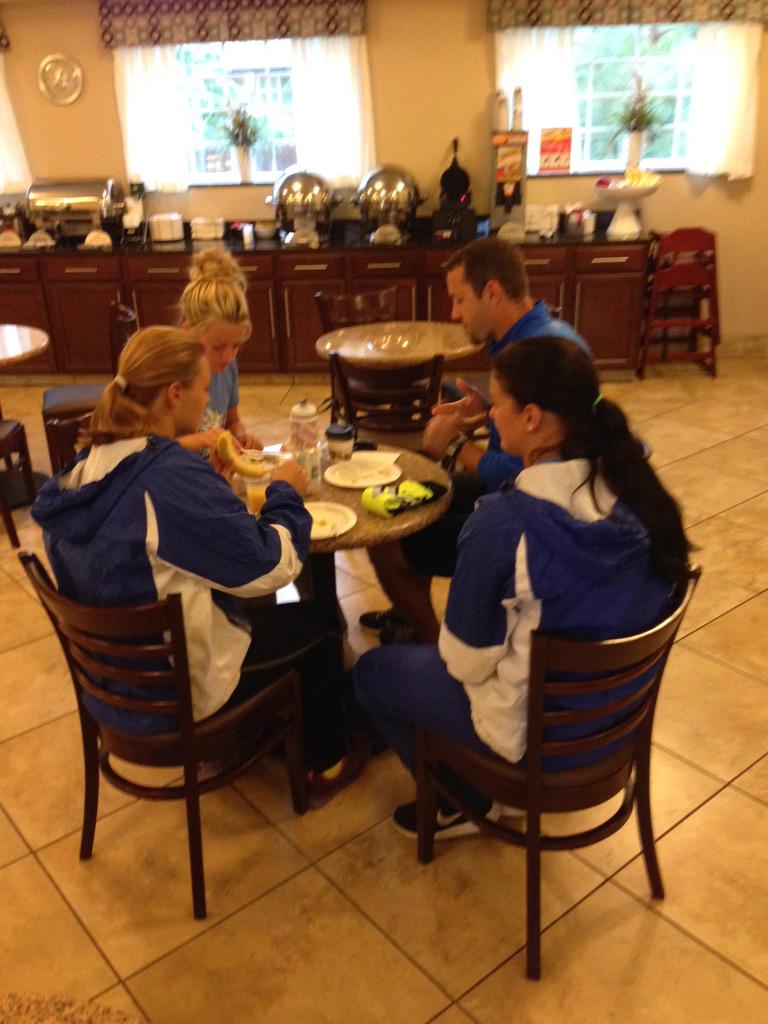 NessCityEagles's tweet photo. Time to fuel up! #StateTrack2k15 http://t.co/7ITwRmfPYJ