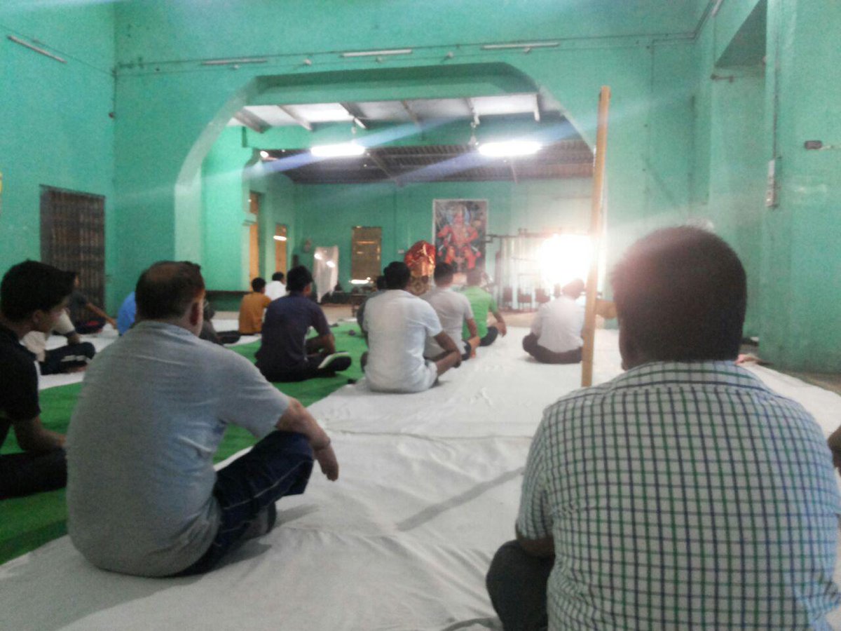 agradivision's tweet photo. Health Camps are being organised under Rail Yatri /Upbhokta Pakhwara. various stations under the guidance of CMS Agra http://t.co/InzSFSlztX