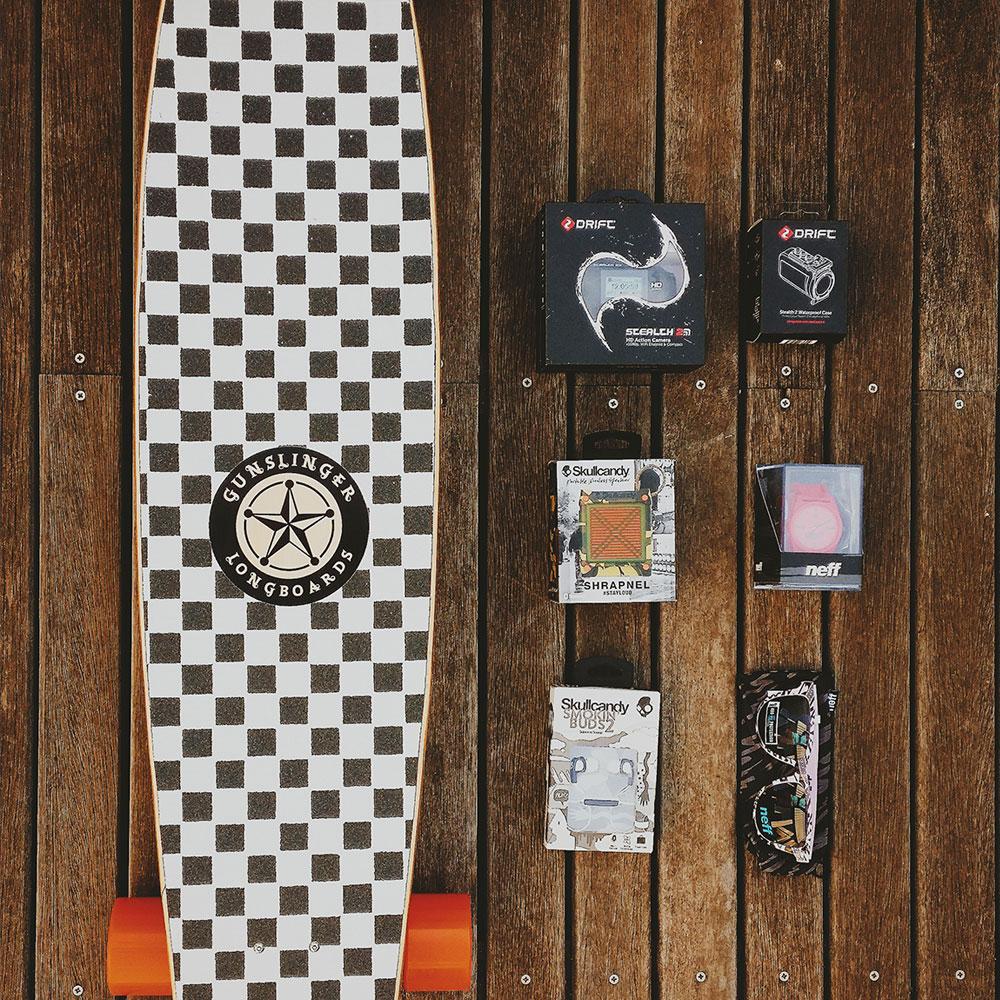 Quiksilver_SA's tweet photo. Here's a little sneak peak of some of the prizes
@Gunslingerboard @DriftInnovation @skullcandysa @Neff #GetFreeSeries http://t.co/78JVTZqkCW