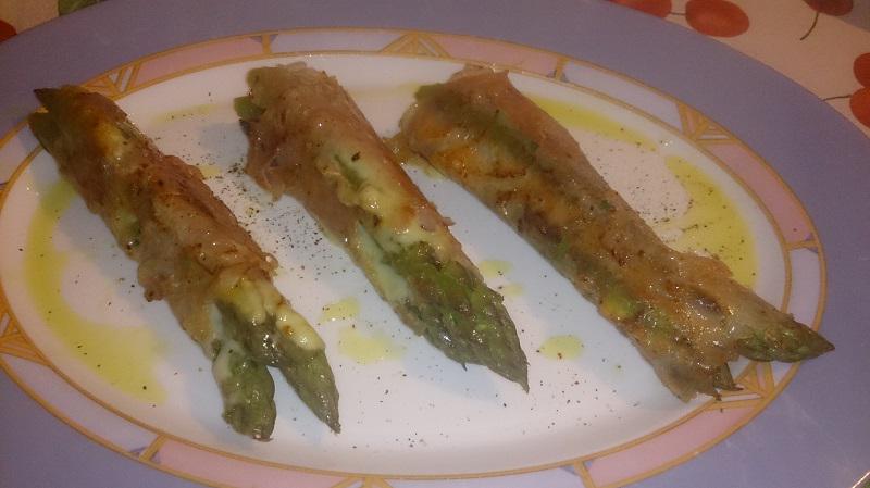 SoloRicetteBlog's tweet photo. Ecco degli splendidi involtini di asparagi http://t.co/44qdiWFpuP #asparagi http://t.co/cEcgxkUgZ5
