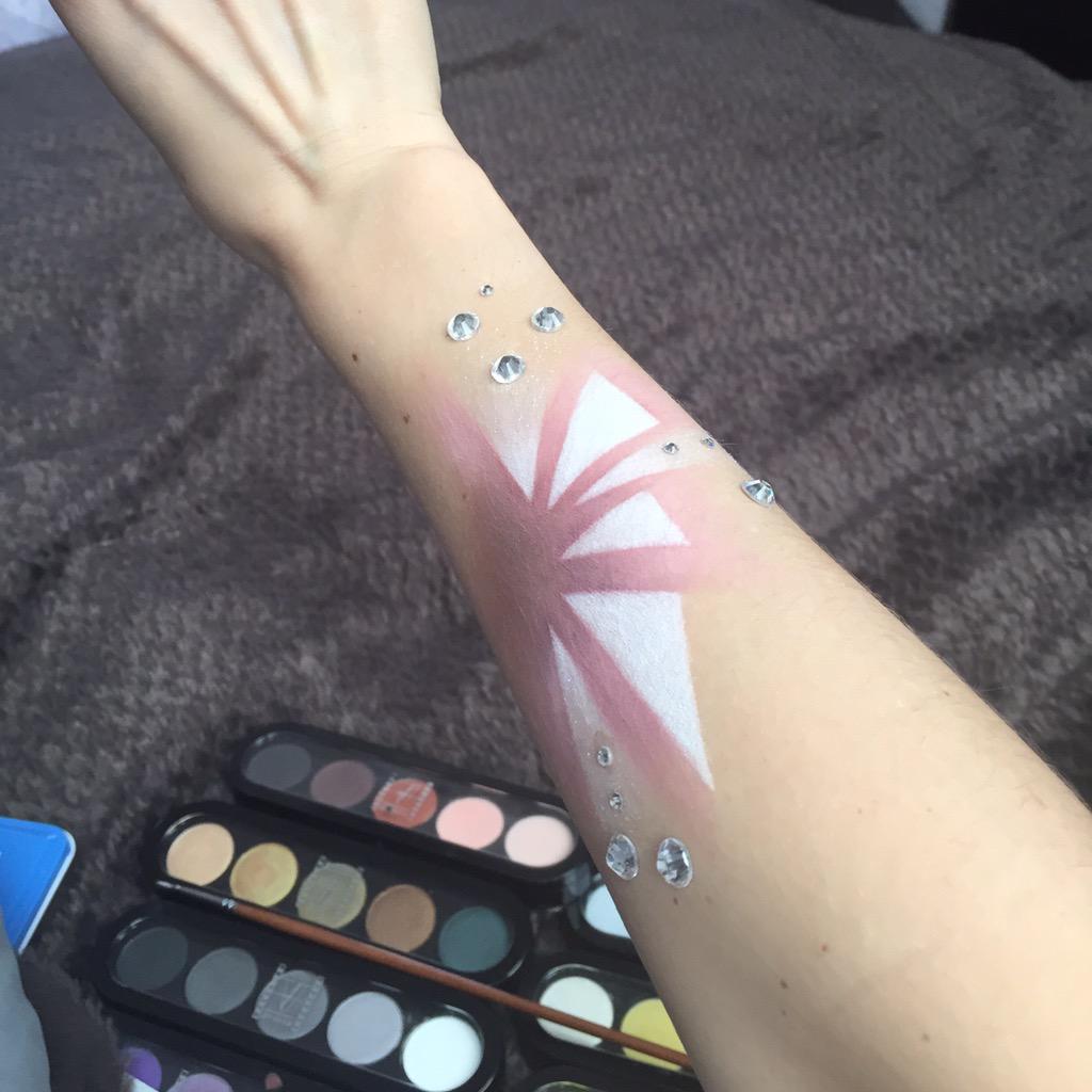anjapiotrowska's tweet photo. Every training is a good training to be better 😘🎨🎨🎨💋 http://t.co/hYiUoBrGEm