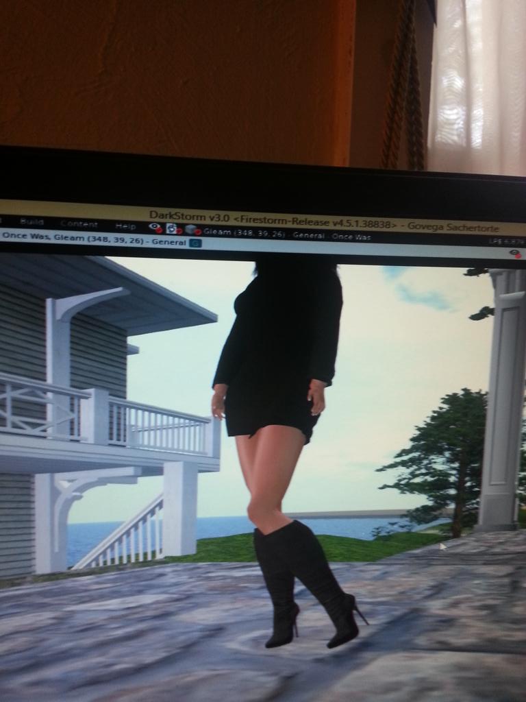 JustGovega's tweet photo. Falling on deep for a new man #sllove is http://t.co/Fj7buRyxzZ
