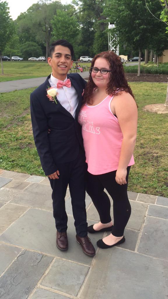 _katiedolan's tweet photo. when I matched @thtkidchristian yesterday #FriendshipInANutshell #notplanned #hisprom http://t.co/V3oZCUbF22