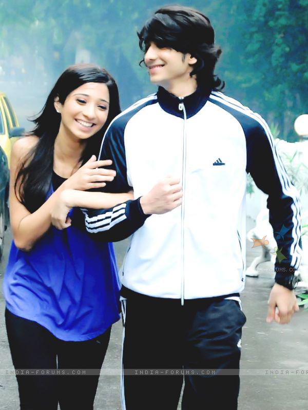 ujwala_91's tweet photo. #MissingSwaRon #MissingVruShan
#MissingThoseDays
#SwaRonFirstDate
#JoggingDate http://t.co/o31Kb7taNs