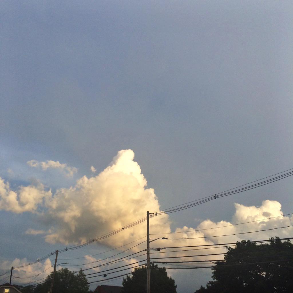 cloudymoons's tweet image. last night was cool