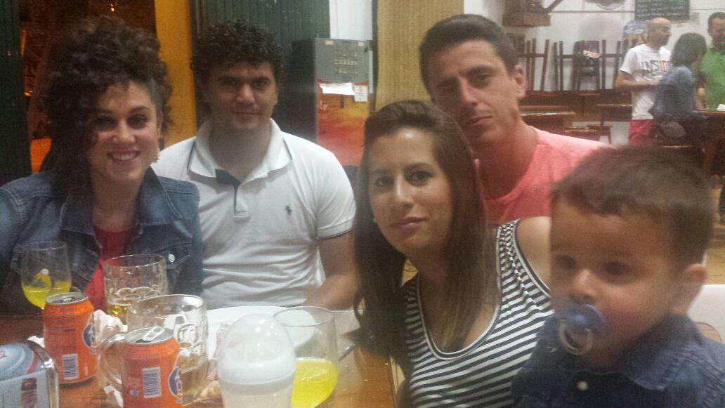tere_garca's tweet photo. Anoche en la Bodeguita @Gp18Inma @miguelcafo1 @xeilis #Anabe #Xiky #Kiki #Cristian etc #DespedidaDeMigue #Amistad http://t.co/VypaceiD0g