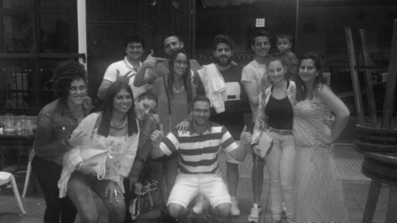 tere_garca's tweet photo. Anoche en la Bodeguita @Gp18Inma @miguelcafo1 @xeilis #Anabe #Xiky #Kiki #Cristian etc #DespedidaDeMigue #Amistad http://t.co/VypaceiD0g