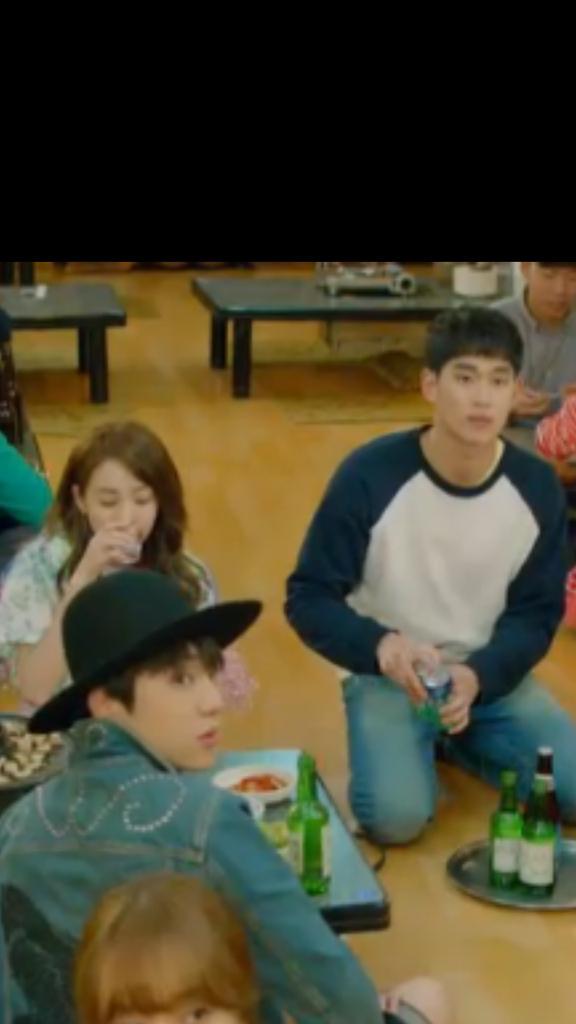 xxchaynaxx's tweet photo. This is the closest for Dara and Kim Soo Hyun. 😄😄 http://t.co/TAtHvN1Kqj