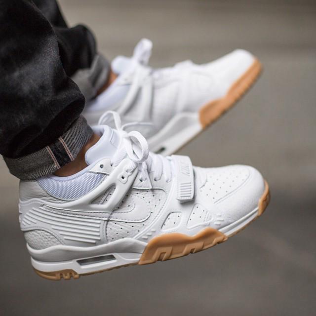 air trainer 3 on feet