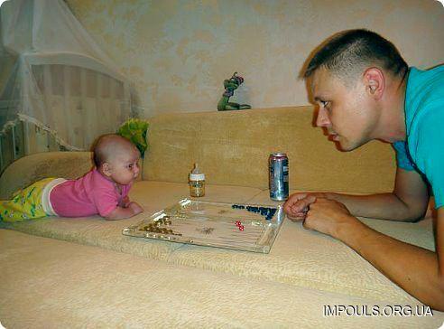 impouls_org_ua's tweet photo. Играют на желание — кто будет спать с мамой http://t.co/bc6JEkTuZt