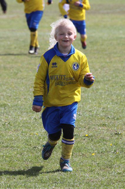 Foxpics1's tweet photo. Good luck to all taking part in tomorrow's @BJFF_1 Girls' Tournament. Don't forget to smile :) http://t.co/MCuIR28Cj8