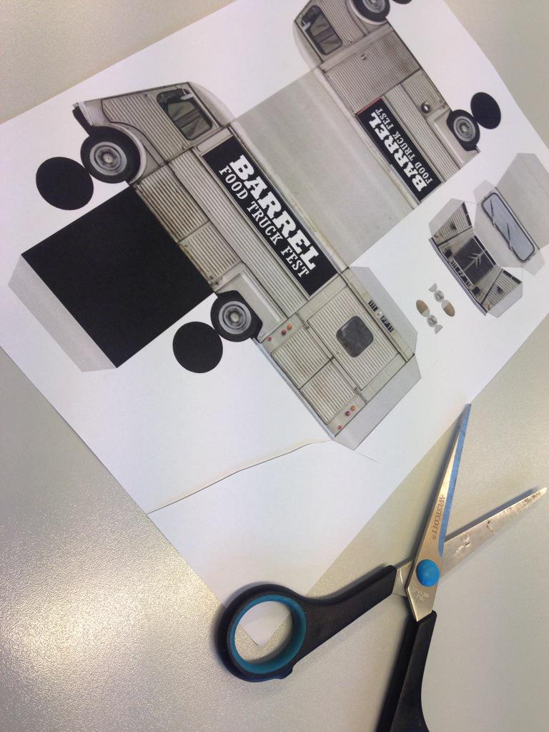 BarrelFoodFest's tweet photo. Barrel bouwt haar eigen foodtruck! 😉 @MartinMedia http://t.co/WBKSrl0ktp