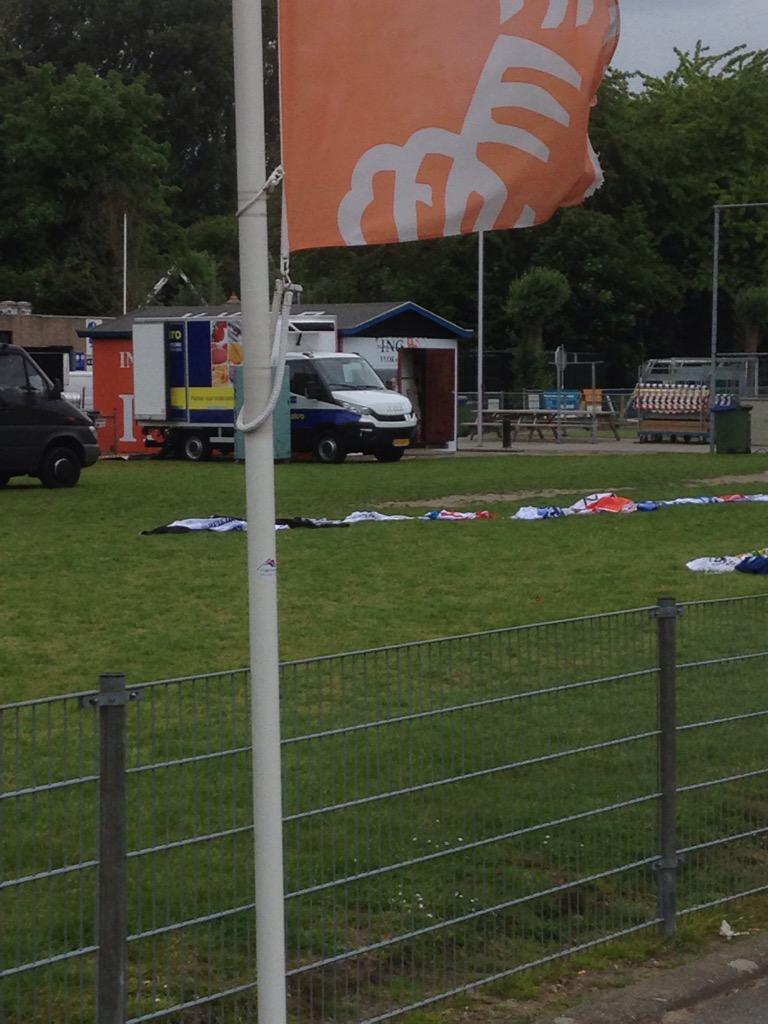 meanderkids's tweet photo. Opbouw is in volle gang. http://t.co/gtaC4SlGqd