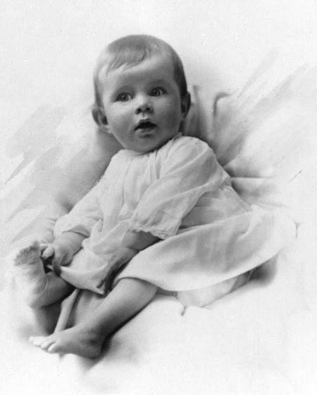 Jackie_JFK's tweet photo. John F. Kennedy was born 98 years ago today -- May 29, 1917 -- in Boston #OTDIH http://t.co/YHGAo3vEhn