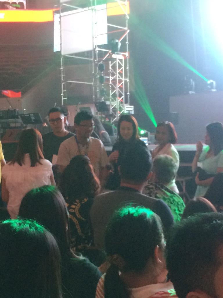 ILoveDarrenWW's tweet photo. Spotted Maam Kris Aquino and Mr. jed Madela!! 
DARRENat14 MoaArena
#DBirthday Concert.. http://t.co/bZdAeTDCu2
