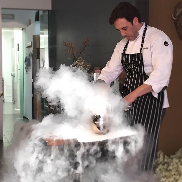 SteveHargrave's tweet photo. Smokin food at #Uma #Barcelona @lacocinadeiker #IkerErauzkin #Food #BarcelonaFood #Nitroge… http://t.co/AgF8Tu6HEJ http://t.co/mi6RWfwbqB