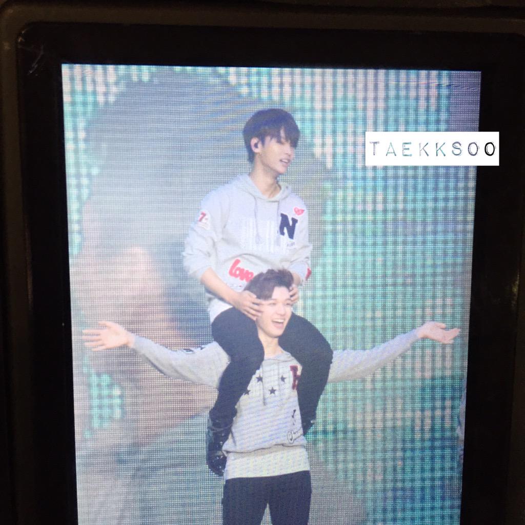 CGLf0x1UUAAtomC.jpg:large