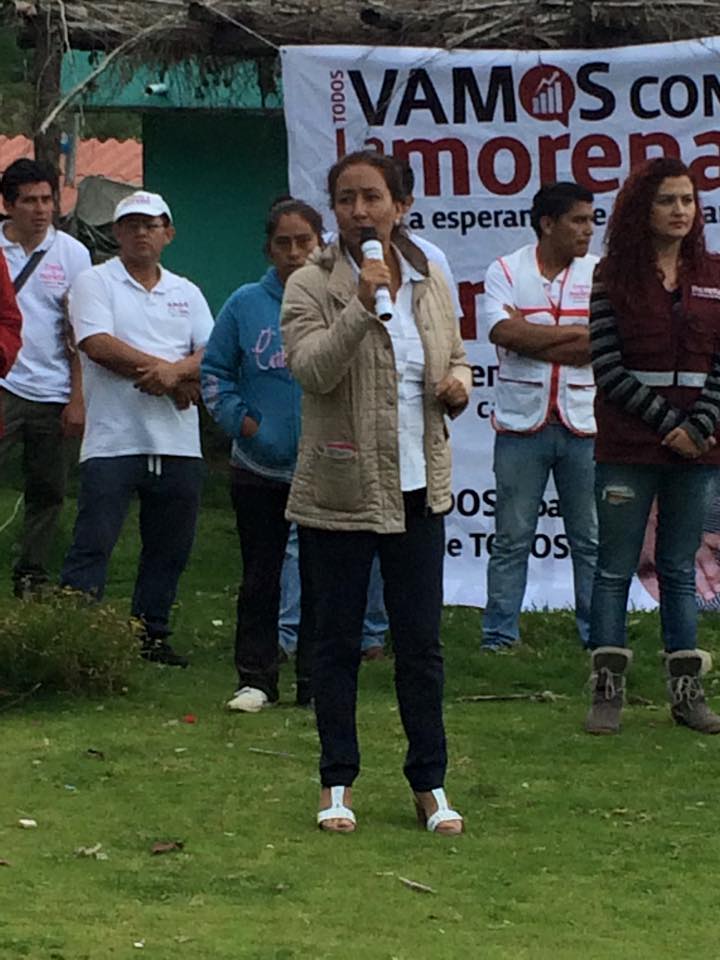 MorenaZit's tweet photo. Un gobierno incluyente, eso es lo que ha venido demostrando Emma en su campaña http://t.co/FTL1wgszIj